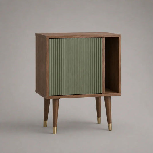 Comodino rettangolare in legno con anta scorrevole verde salvia e vano aperto, 60 x 35 x 70 cm